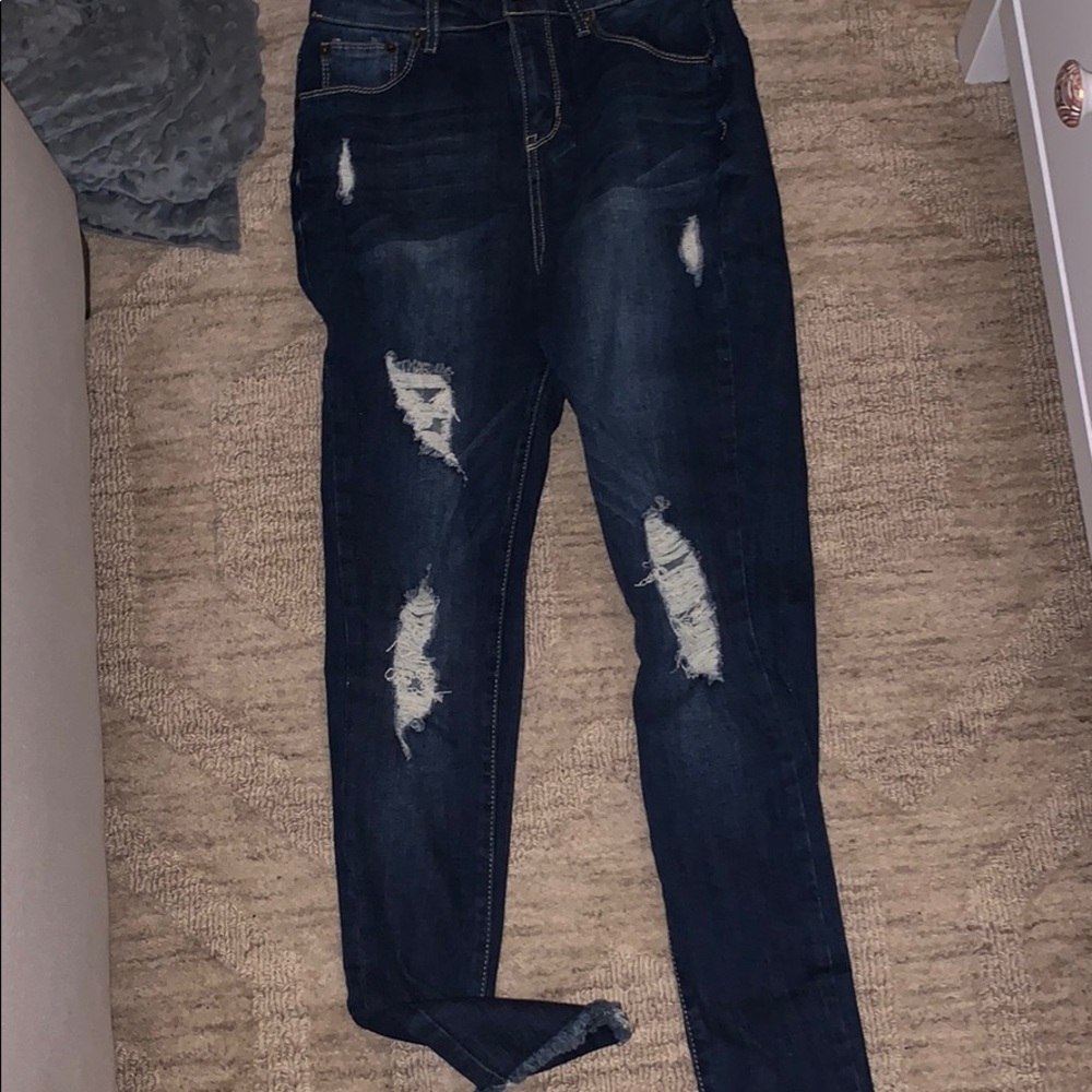 size 25 forever 21 ripped jeans!